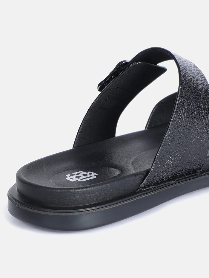 LEATHER TOE LOOP SANDALS