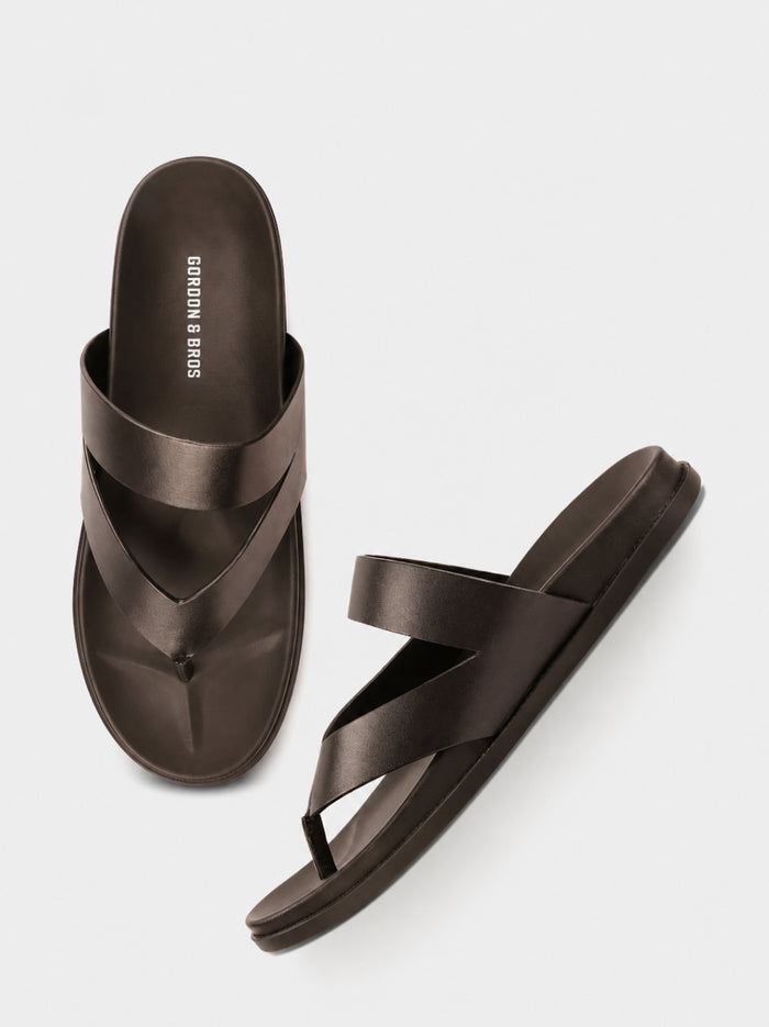 CLASSIC CROSS STRAP SANDALS | 38 BLACK